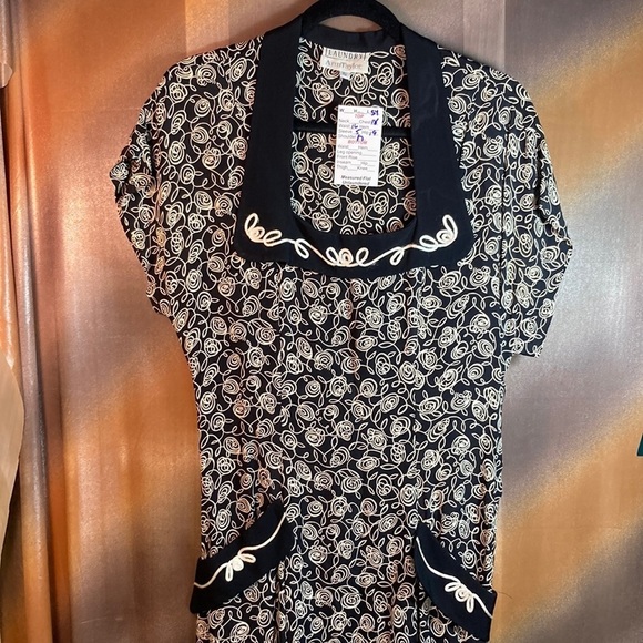 Ann Taylor Dresses & Skirts - Laundry by Ann Taylor. Black and cream 20’s style long dress. 36”‎ chest. 123